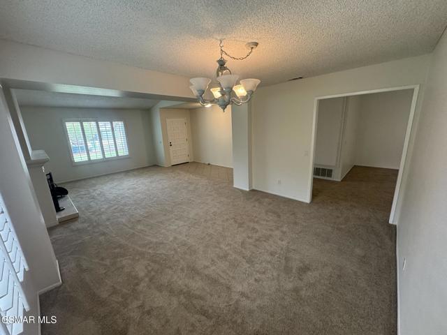 6439 Hazel Circle, Simi Valley CA: https://media.crmls.org/mediaz/d3410432-0209-4f6d-95ad-d4bbe8c1c5f5.jpg