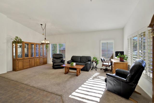 Detail Gallery Image 8 of 47 For 2022 Highland View, Escondido,  CA 92026 - 3 Beds | 2 Baths