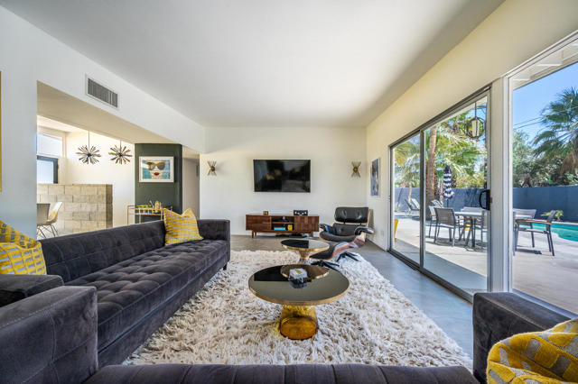 3623 E Avenida Fey Norte, Palm Springs CA: https://media.crmls.org/mediaz/d341ef71-8d16-4c20-b97e-eccb6f4b5144.jpg