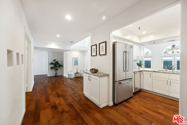 Drew Fenton | 12011 Goshen Avenue Los Angeles CA | MLS: 7095692