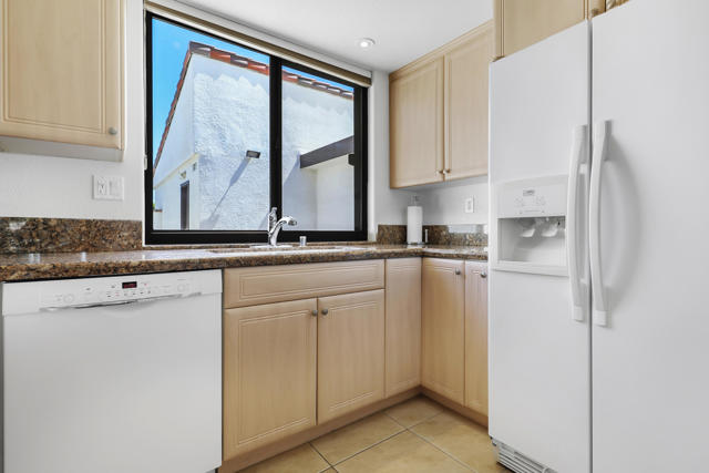 69 Don Quixote Drive, Rancho Mirage CA: https://media.crmls.org/mediaz/d34243aa-a5bb-4636-89c0-75b38a5f63ff.jpg