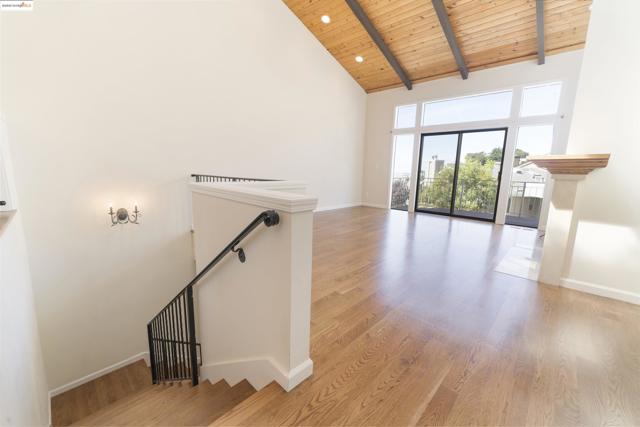 1881 Grand View Drive, Oakland CA: https://media.crmls.org/mediaz/d343280b-c484-47df-9749-52636bae90a1.jpg