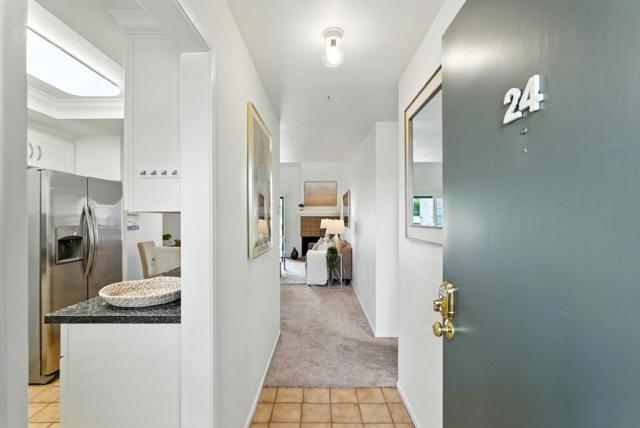 24 Pelican Lane, Redwood City CA: https://media.crmls.org/mediaz/d343527a-eeb5-4d8d-943f-0cf6e658c143.jpg