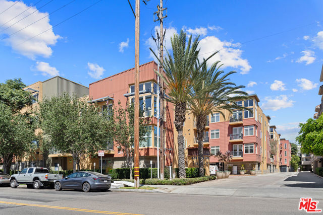 4050 Glencoe Avenue, Marina del Rey CA: https://media.crmls.org/mediaz/d343ac9d-4260-4b17-9599-4275eb12e24f.jpg
