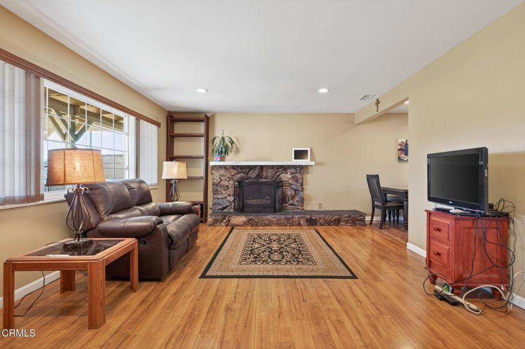 MLS #V1-33029 image #8