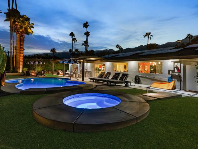 460 N Orchid Tree Lane, Palm Springs CA: https://media.crmls.org/mediaz/d344ffd0-d192-4541-a833-131ee66c6135.jpg