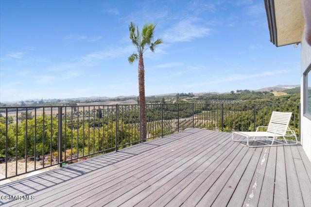 8445 Roseland Avenue, Moorpark CA: https://media.crmls.org/mediaz/d3452ac4-c4f2-427a-91f4-eade5fcec895.jpg