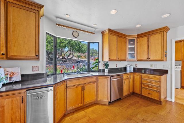 19250 Reavis Way, Salinas CA: https://media.crmls.org/mediaz/d3457c3a-c744-46ac-a144-0d254cc0a1de.jpg
