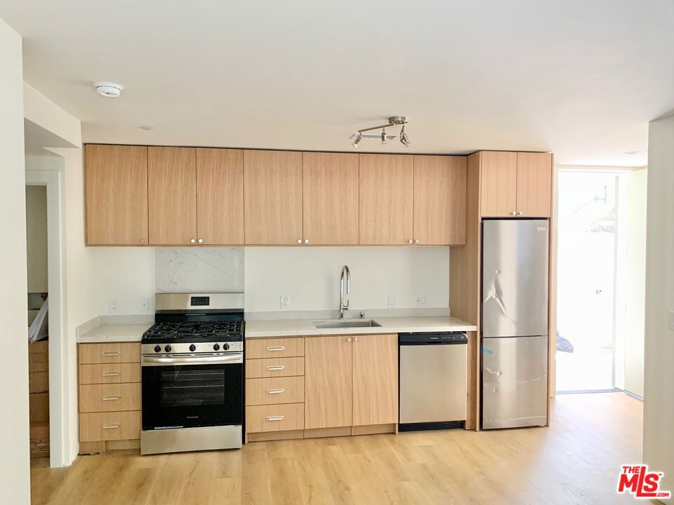 1822 Overland Avenue #102