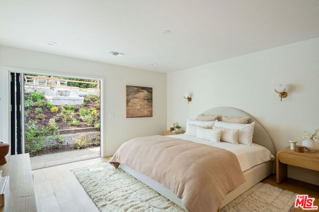 4405 Springdale Drive, Los Angeles CA: https://media.crmls.org/mediaz/d345c2cf-1cb7-4bea-9dc0-0429278bd37e.jpg
