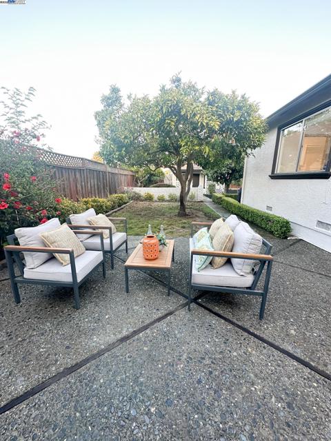 6916 Graham Avenue, Newark CA: https://media.crmls.org/mediaz/d345c8f4-7eb9-45f6-b068-ebfa9cc82a99.jpg