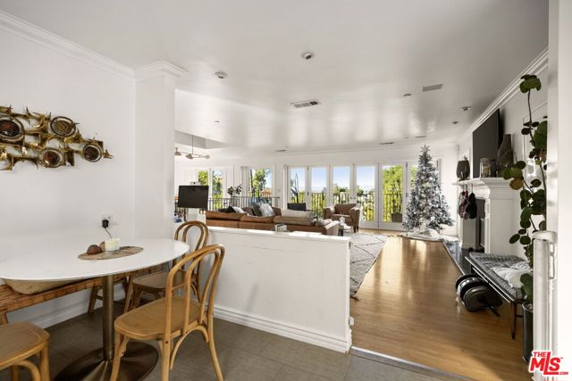 3411 Tareco Drive, Los Angeles CA: https://media.crmls.org/mediaz/d345e877-6397-4f2c-a82f-9615991a243d.jpg