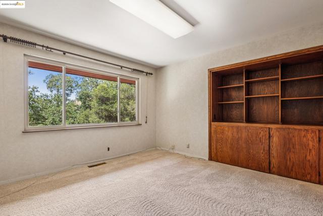 5201 Alhambra Valley Rd, Martinez CA: https://media.crmls.org/mediaz/d3463bcc-39f1-4359-9bcc-a90907608380.jpg