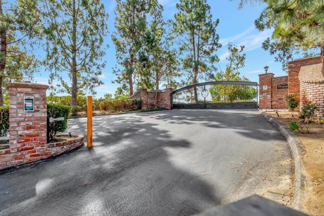 3026 Via Loma, Fallbrook CA: https://media.crmls.org/mediaz/d3464620-0a5d-4351-820a-eb5d1b44cd61.jpg
