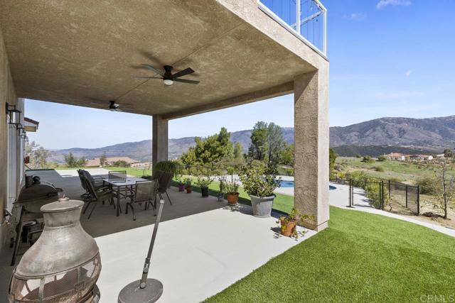 31223 Pauma Heights Road, Valley Center CA: https://media.crmls.org/mediaz/d3470ec1-ad8e-4537-9443-d6fdd8138d15.jpg