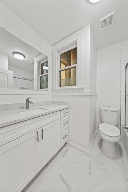 15241526 Irving Street, San Francisco CA: https://media.crmls.org/mediaz/d34724ad-281d-445e-a18b-d6945fd3cfa8.jpg