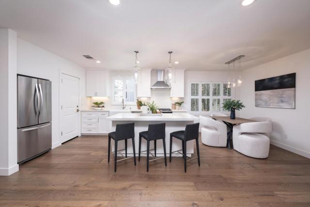 9 INNER Circle, Redwood City CA: https://media.crmls.org/mediaz/d347411c-68d0-41cf-a685-7f9f2e3d5f5f.jpg
