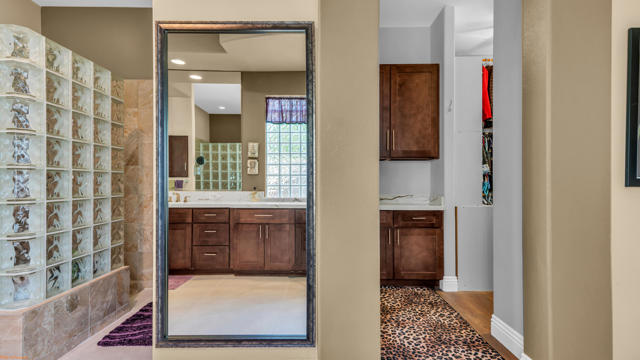 97 Via Bella, Rancho Mirage CA: https://media.crmls.org/mediaz/d3474c18-52af-4206-b9a8-4bae2444891c.jpg