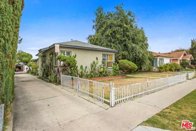 3601 Los Flores Boulevard, Lynwood CA: https://media.crmls.org/mediaz/d349b1de-eadc-451b-a538-2f3efcfe8ccc.jpg
