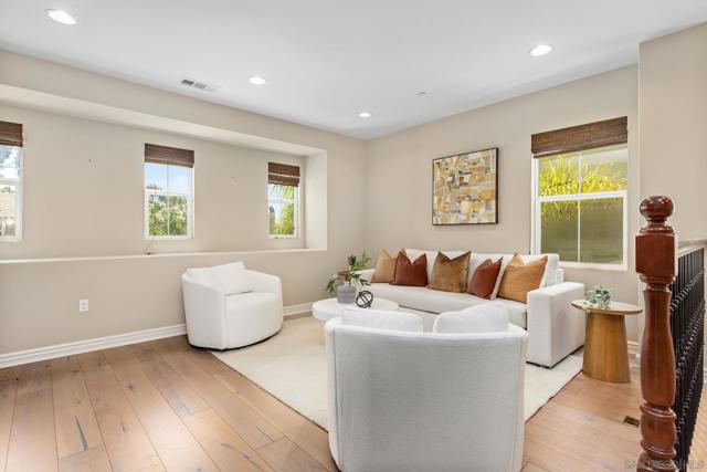 12712 Cloudbreak Ave, San Diego CA: https://media.crmls.org/mediaz/d349e989-a0cb-4dc8-b8a5-e699aff42e53.jpg