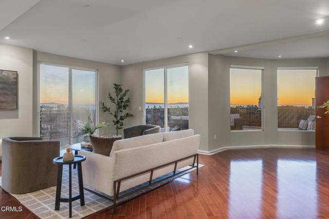 Detail Gallery Image 7 of 43 For 436 Poli St #501,  Ventura,  CA 93001 - 2 Beds | 2/1 Baths