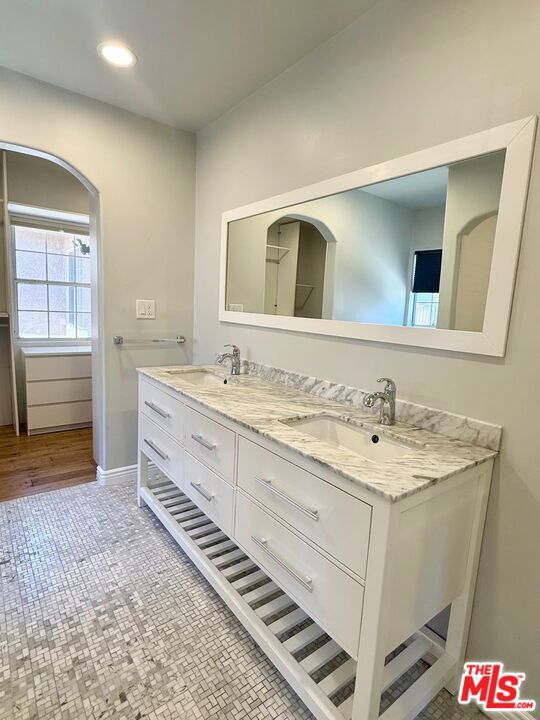 5379 Yolanda Avenue, Tarzana CA: https://media.crmls.org/mediaz/d34a8fba-35de-4910-9346-2ab1a362b04f.jpg