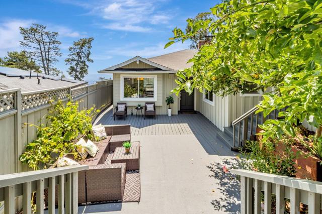 6827 Ridgewood Drive, Oakland CA: https://media.crmls.org/mediaz/d34b890c-16e9-4a19-b359-da4ed8e209fe.jpg