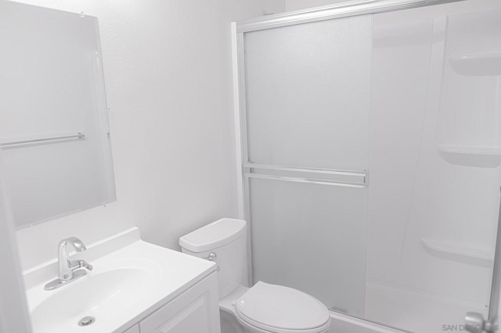 https://media.crmls.org/mediaz/d34c66f8-36fa-4cb7-8529-f0a792e44add.jpg?preset=X-Large
