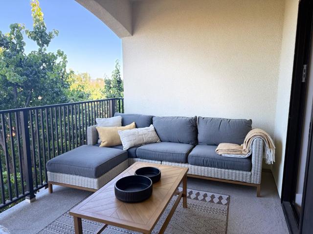400 San Benito Street, Hollister CA: https://media.crmls.org/mediaz/d34c7700-4670-4c9a-a926-eba496b84a3b.jpg