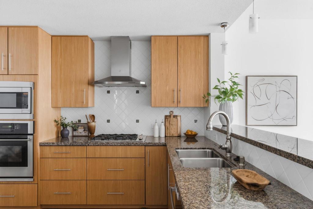 325 7th Avenue - photo 7