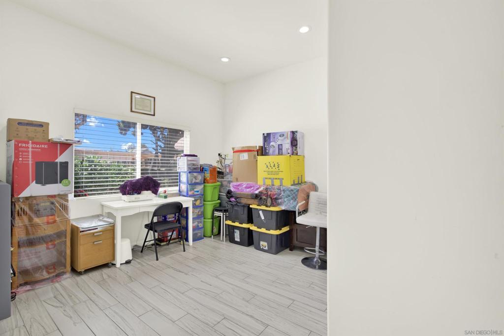 MLS #250039502SD image #11