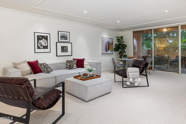 1200 S Orange Grove Boulevard, Pasadena CA: https://media.crmls.org/mediaz/d34ee574-6ac7-4f4a-b711-511e1351b3c5.jpg