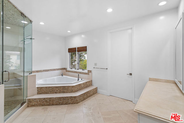 4510 Tyrone Avenue, Sherman Oaks CA: https://media.crmls.org/mediaz/d34eeb1c-c4fe-41c0-a004-c1a7e5dca68a.jpg