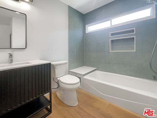 2252 Verde Oak Drive, Los Angeles CA: https://media.crmls.org/mediaz/d34f4a03-92cd-46aa-ae09-d8fbb66a8d3c.jpg