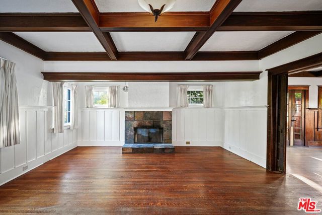 807 Superba Avenue photo 8
