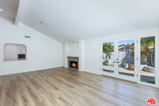 4321 Park Corona photo 6