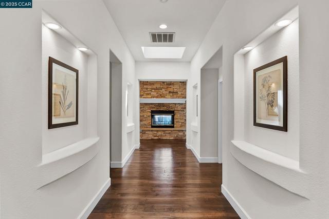 2058 Marazzani Dr, Martinez CA: https://media.crmls.org/mediaz/d34fcad5-b777-4fe5-b450-5a29fe2c44a3.jpg