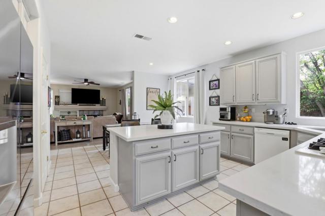 1510 Dovetail Way, Gilroy CA: https://media.crmls.org/mediaz/d34fdd76-8a2a-4e0a-87f5-51470e0f19dd.jpg