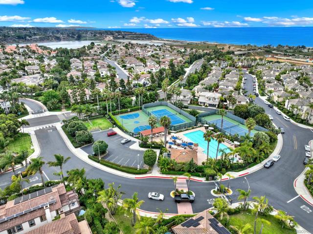 7301 Seafarer Pl, Carlsbad CA: https://media.crmls.org/mediaz/d3507e1f-46a4-43fb-bc51-d68822a535ef.jpg