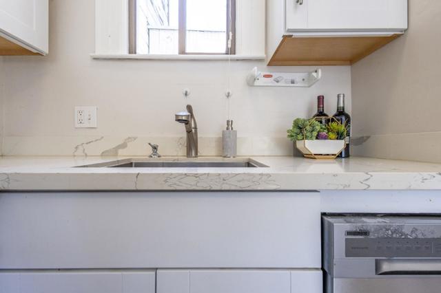 806810 Union Street, San Francisco CA: https://media.crmls.org/mediaz/d350cdfb-b34f-4cf2-af7b-7ce4caa11214.jpg