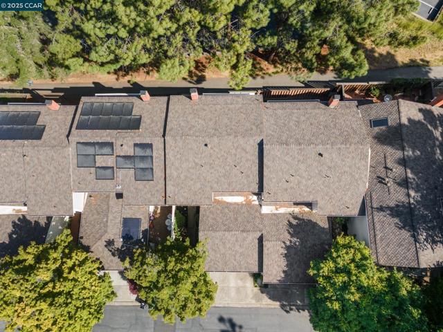 1706 Siskiyou Dr, Walnut Creek CA: https://media.crmls.org/mediaz/d351b45e-c5f3-47b2-b82e-d2995270bdd8.jpg