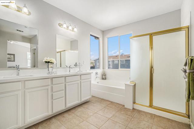 1008 Finn Way, Brentwood CA: https://media.crmls.org/mediaz/d35207cb-8749-46ad-af51-94ddd371d227.jpg