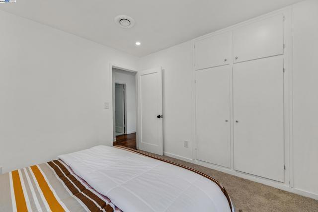 15833 Via Toledo, San Lorenzo CA: https://media.crmls.org/mediaz/d352146c-919e-4f17-b95e-b5b7013a6b74.jpg