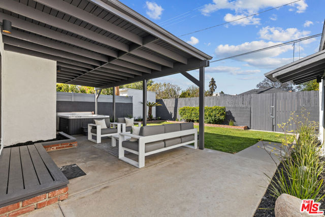 2446 Colby Avenue, Los Angeles CA: https://media.crmls.org/mediaz/d3525165-802e-4c4c-88ee-44c5720ce8c9.jpg