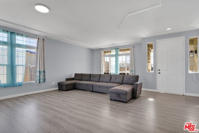 13292 Via Del Lago, Victorville CA: https://media.crmls.org/mediaz/d352a3f1-e563-400e-864c-6f39292cffe3.jpg