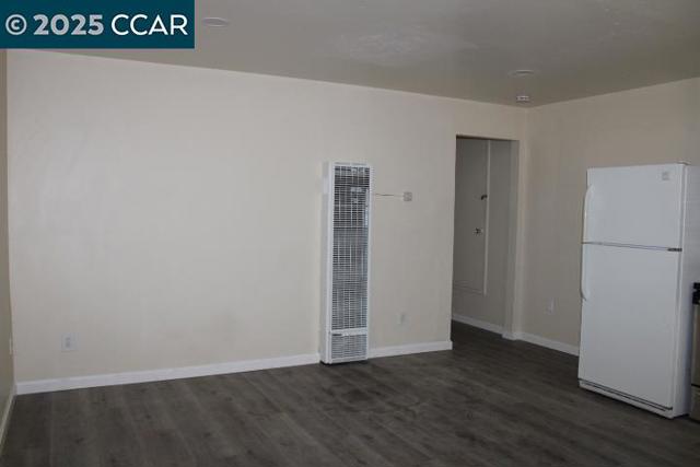527 Vaqueros Ave, Rodeo CA: https://media.crmls.org/mediaz/d352dc12-dc16-4fc2-a2b5-3586d2b52239.jpg