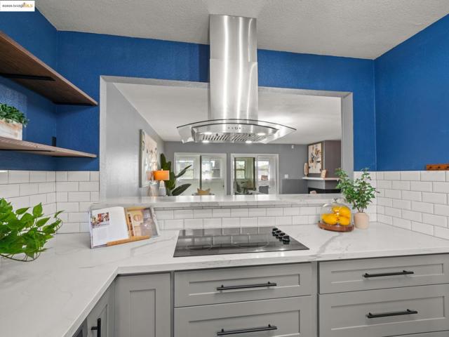 2106 Otis Dr, Alameda CA: https://media.crmls.org/mediaz/d353593c-d260-4e60-8f96-2e4eab62b883.jpg