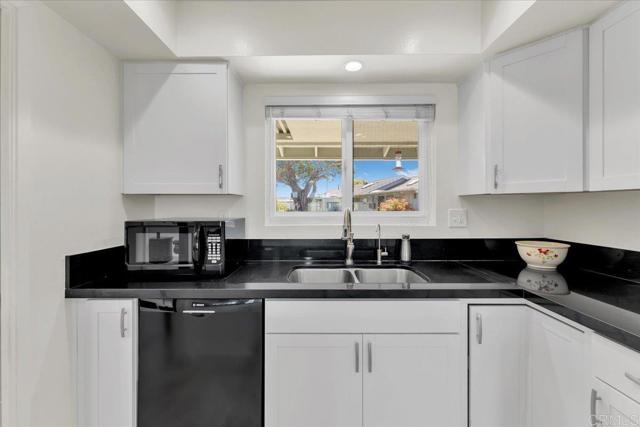 Detail Gallery Image 15 of 44 For 3685 Vista Campana N 56, Oceanside,  CA 92057 - 3 Beds | 2 Baths