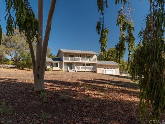 Detail Gallery Image 2 of 65 For 2844 Live Oak Park Rd, Fallbrook,  CA 92028 - 4 Beds | 2/1 Baths