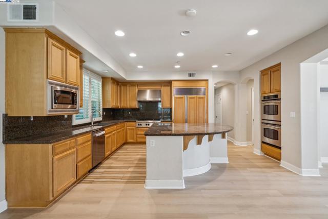 2089 Staghorn Way, Livermore CA: https://media.crmls.org/mediaz/d3546199-71a5-4960-9339-064cc4fb6da7.jpg